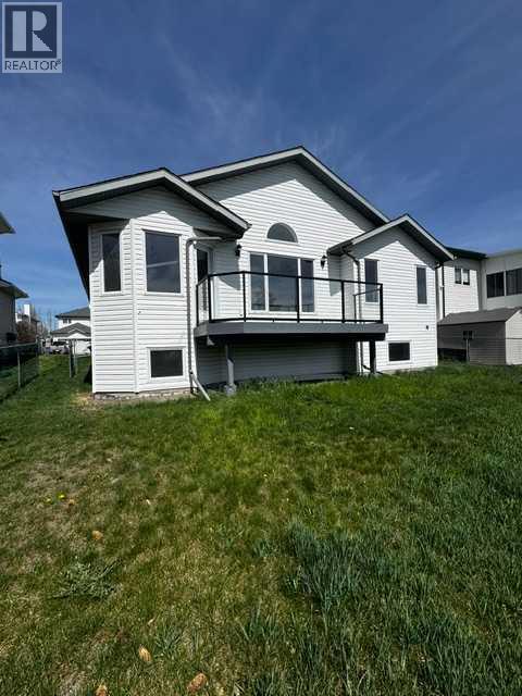228 Woodside Crescent Nw Property Photo 2