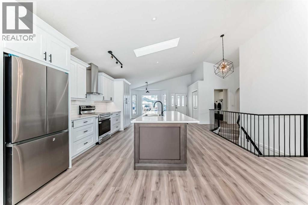 228 Woodside Crescent Nw Property Photo 6