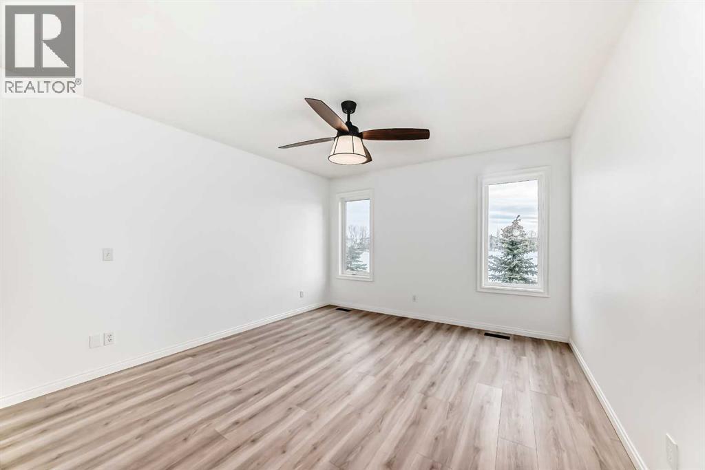 228 Woodside Crescent Nw Property Photo 28