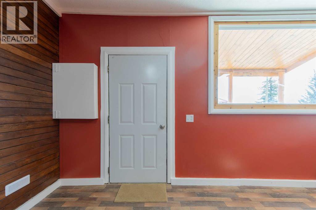 60 Main Avenue Nw Property Photo 2