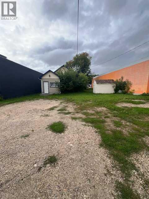 5028 51 Avenue Property Photo 7