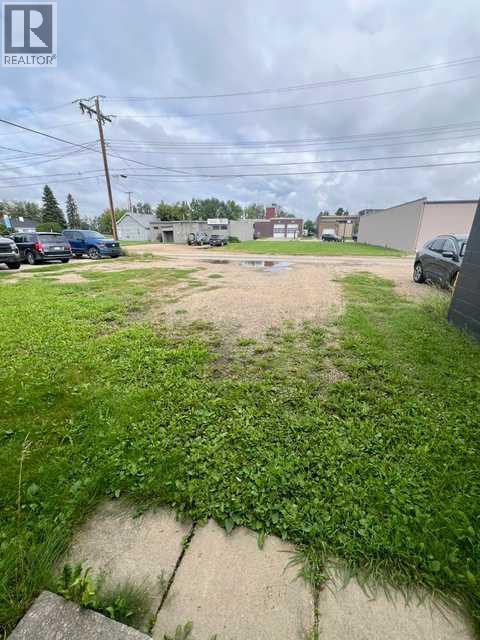 5028 51 Avenue Property Photo 8