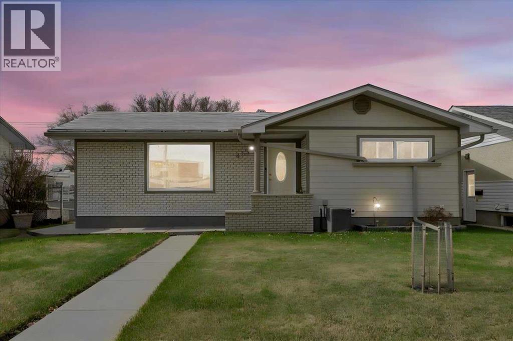 415 12 Street E Property Photo 1