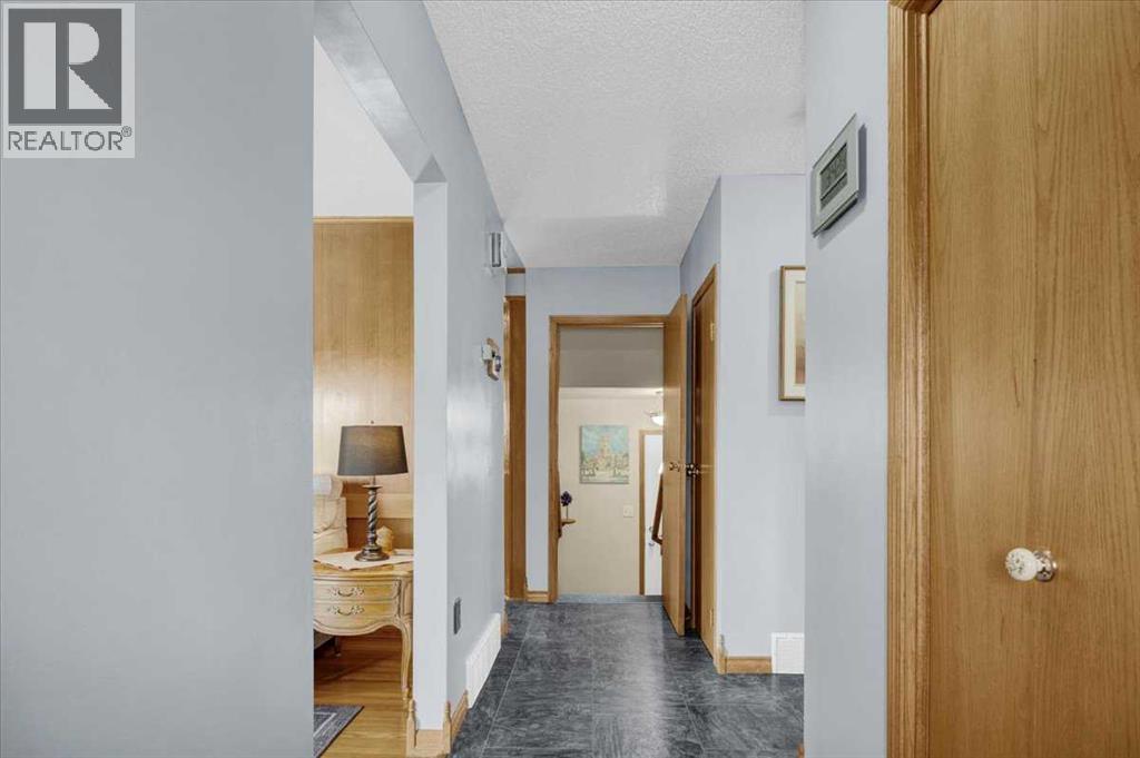 415 12 Street E Property Photo 5