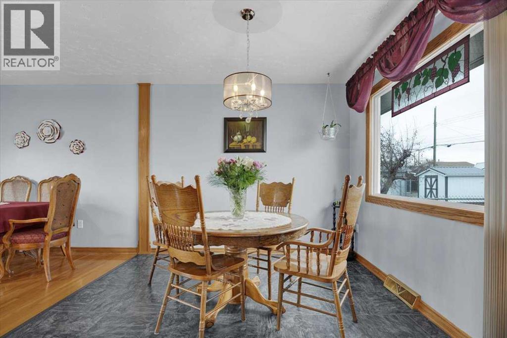 415 12 Street E Property Photo 10