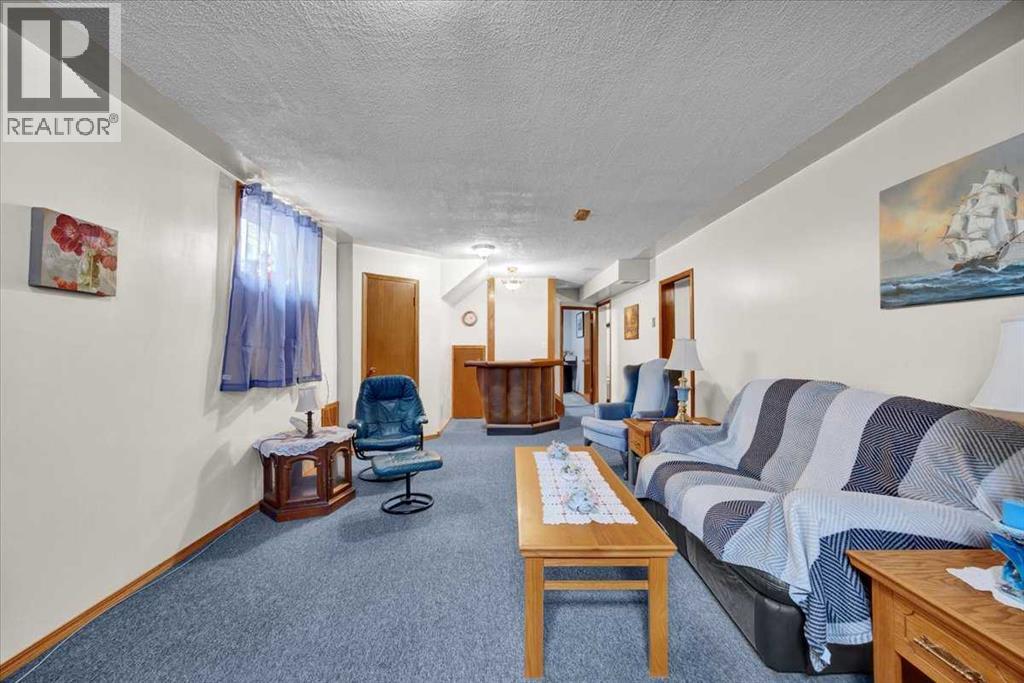 415 12 Street E Property Photo 26