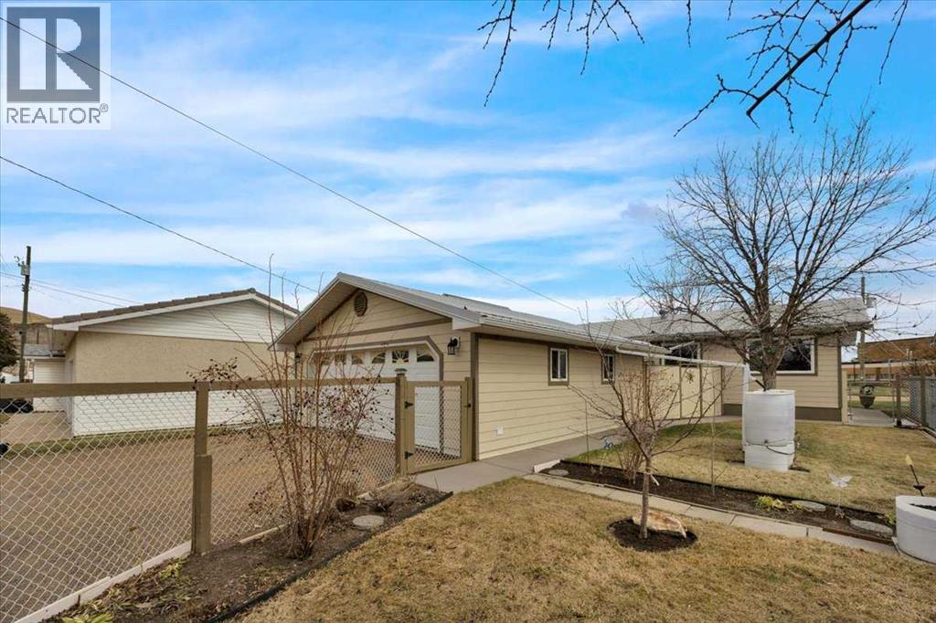 415 12 Street E Property Photo 36