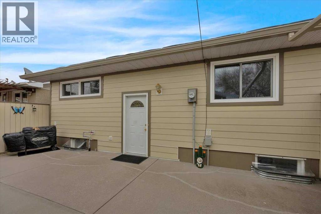 415 12 Street E Property Photo 39