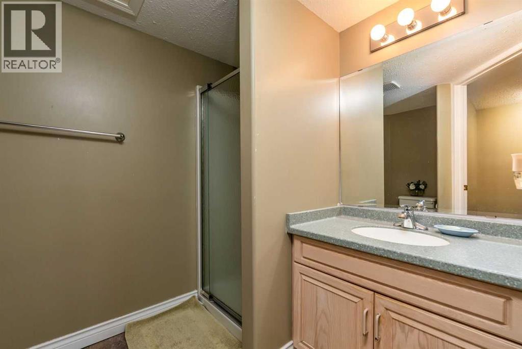 4002 60 Avenue Property Photo 20