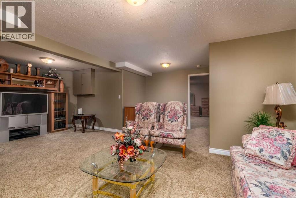 4002 60 Avenue Property Photo 32