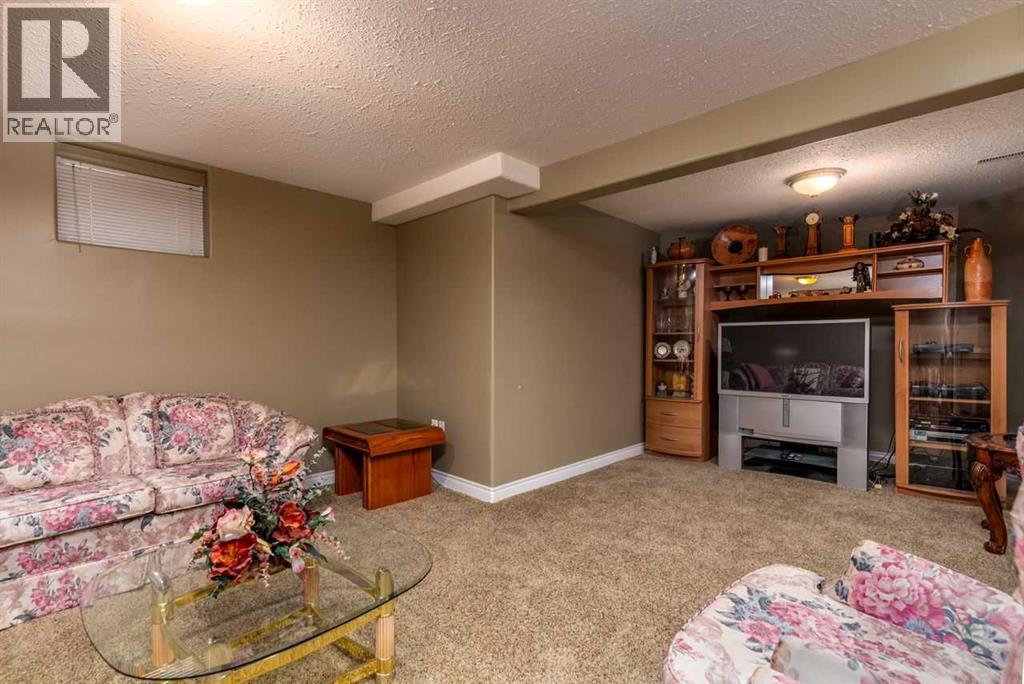 4002 60 Avenue Property Photo 33