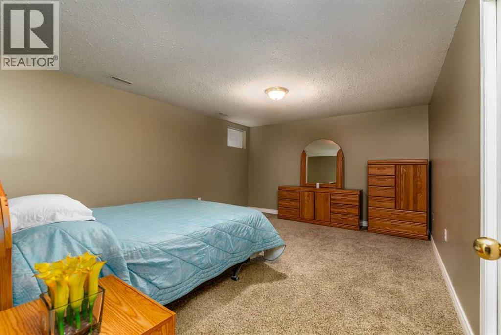 4002 60 Avenue Property Photo 38