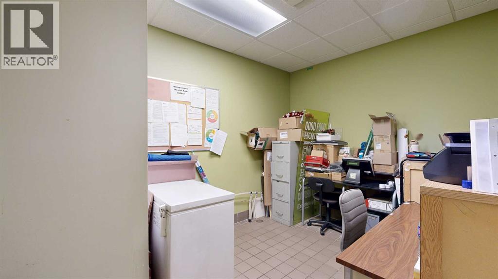 4706 50 Street Property Photo 20
