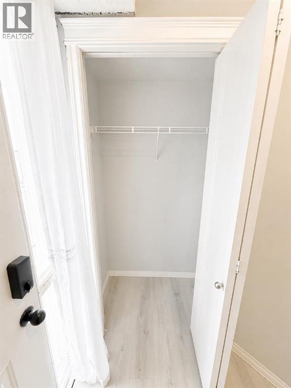 103 Strathaven Drive East Property Photo 4