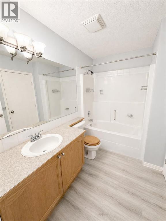 103 Strathaven Drive East Property Photo 7