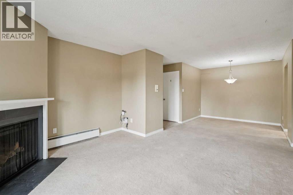 315 Southampton Drive Southwest Property Photo 4
