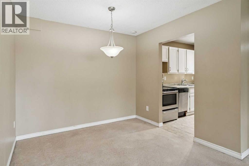 315 Southampton Drive Southwest Property Photo 9