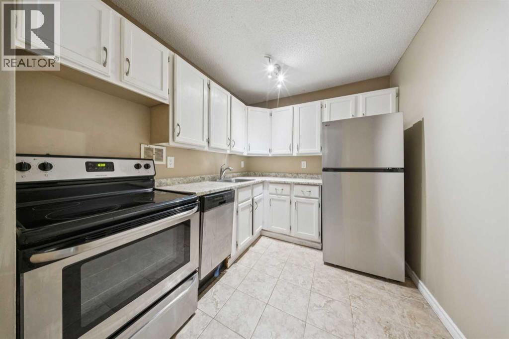 315 Southampton Drive Southwest Property Photo 10