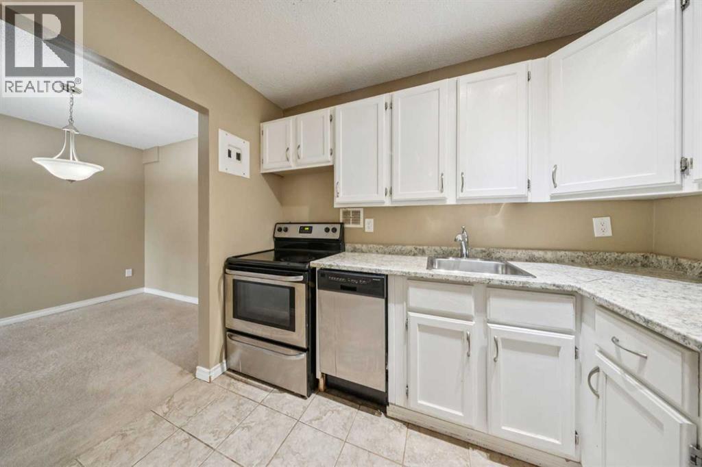 315 Southampton Drive Southwest Property Photo 11