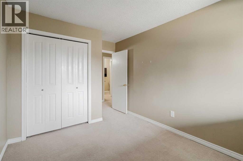 315 Southampton Drive Southwest Property Photo 13