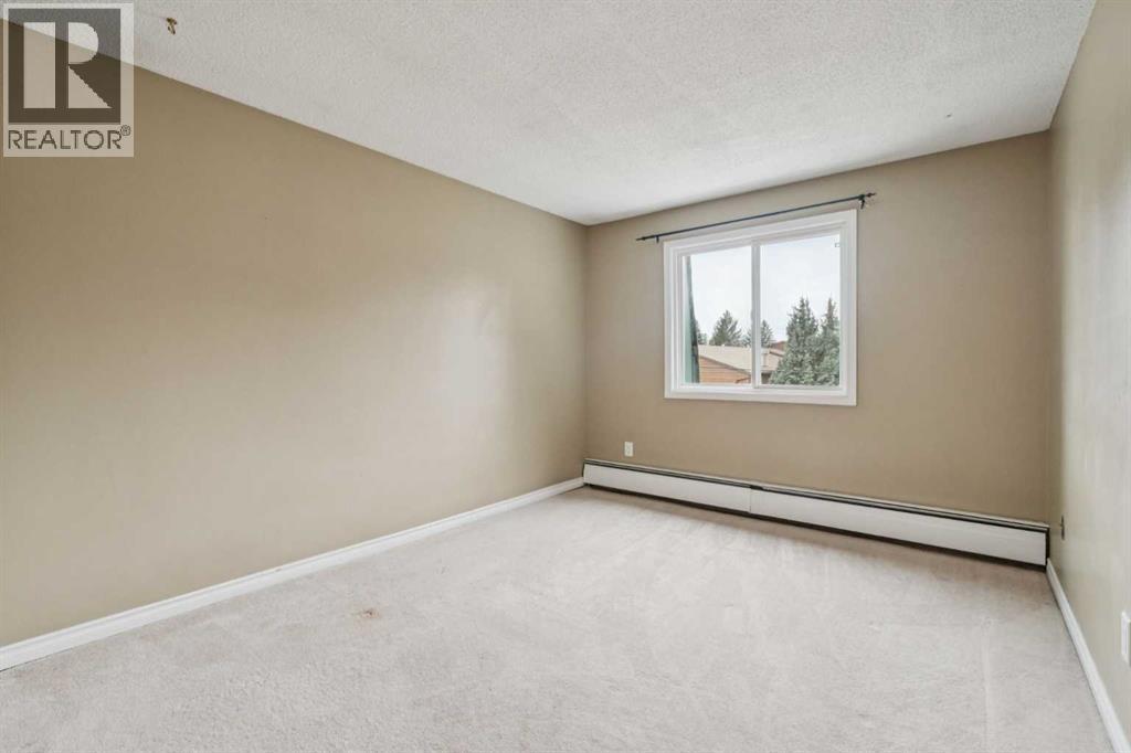 315 Southampton Drive Southwest Property Photo 14