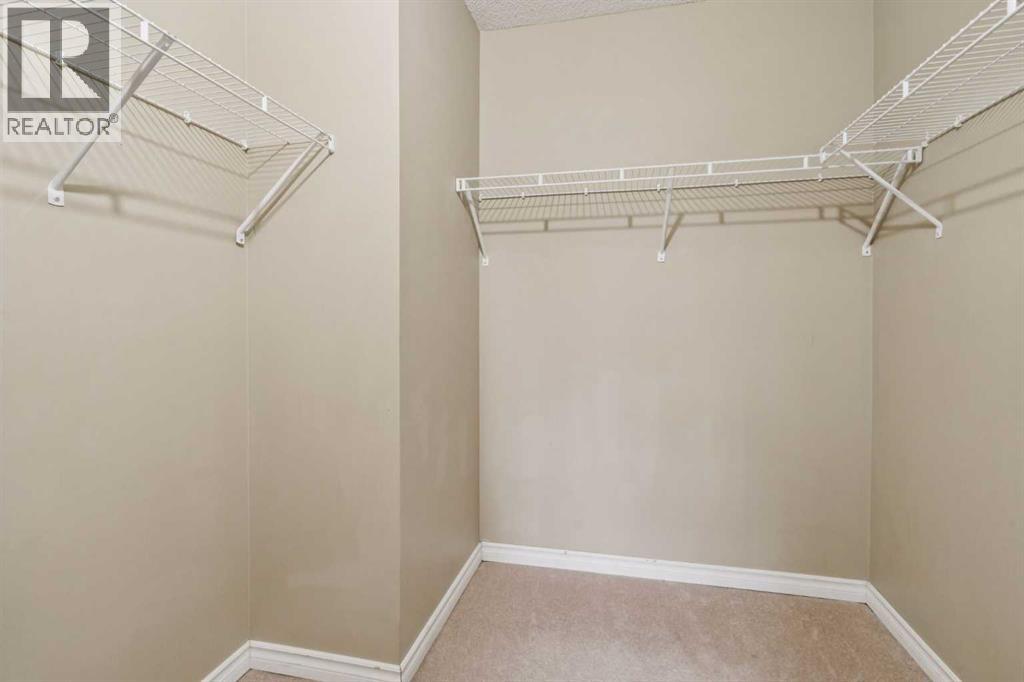 315 Southampton Drive Southwest Property Photo 16