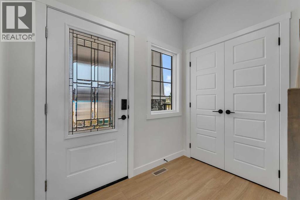 458 Baywater Green Sw Property Photo 3