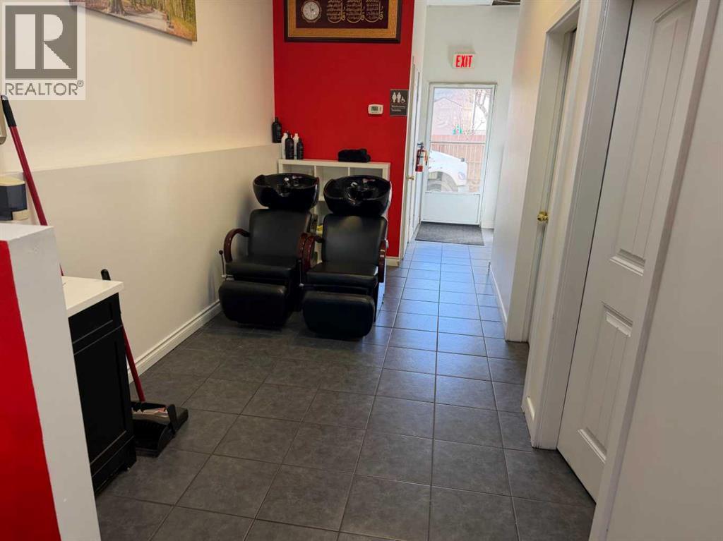 3151 34 Avenue Se Property Photo 6