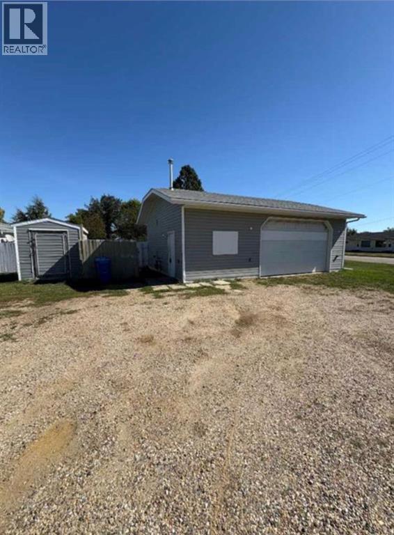 4819 52 Ave Property Photo 1