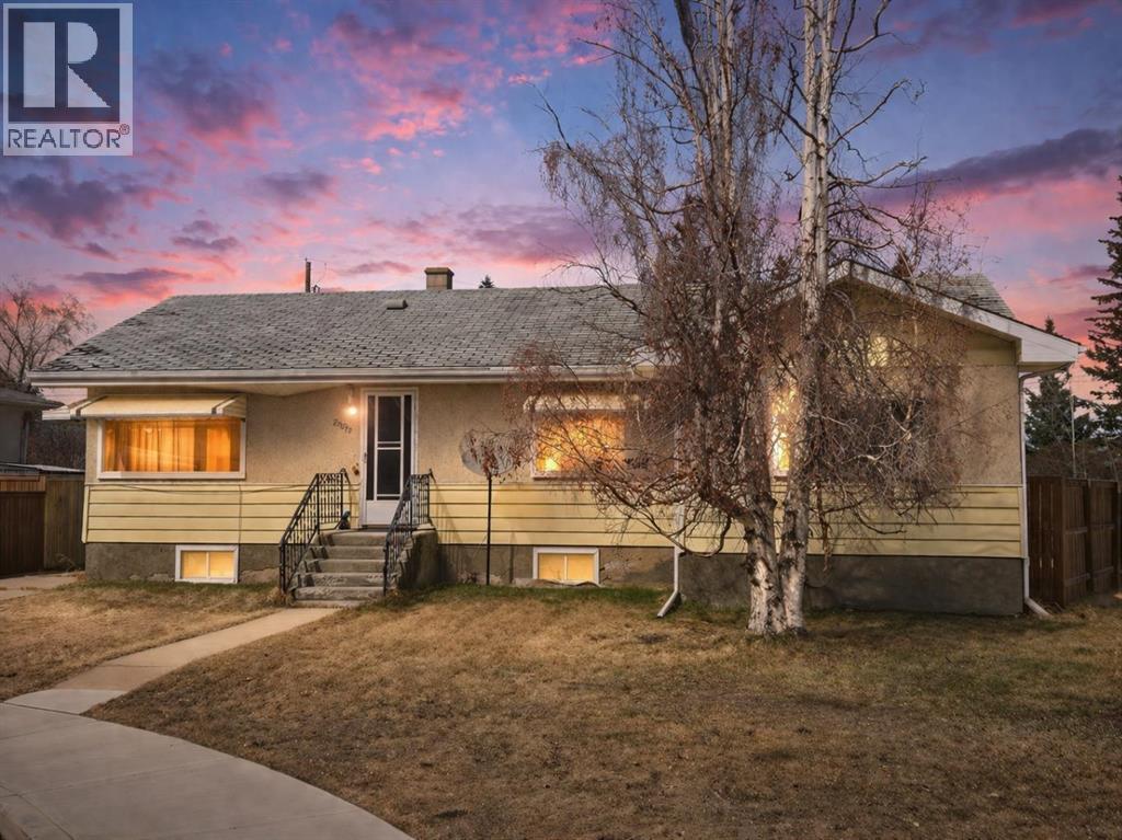 4612 50a Avenue Property Photo 1