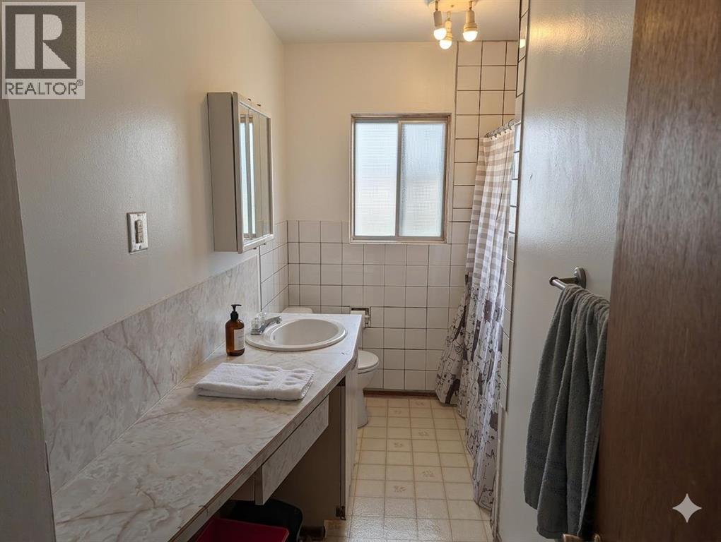 4612 50a Avenue Property Photo 8