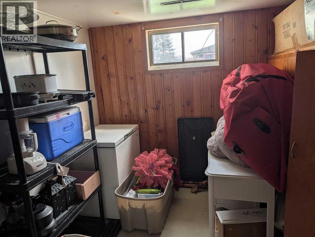 4612 50a Avenue Property Photo 9
