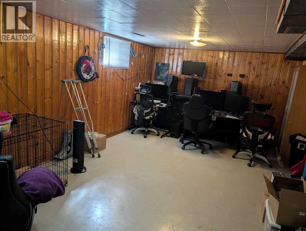 4612 50a Avenue Property Photo 11