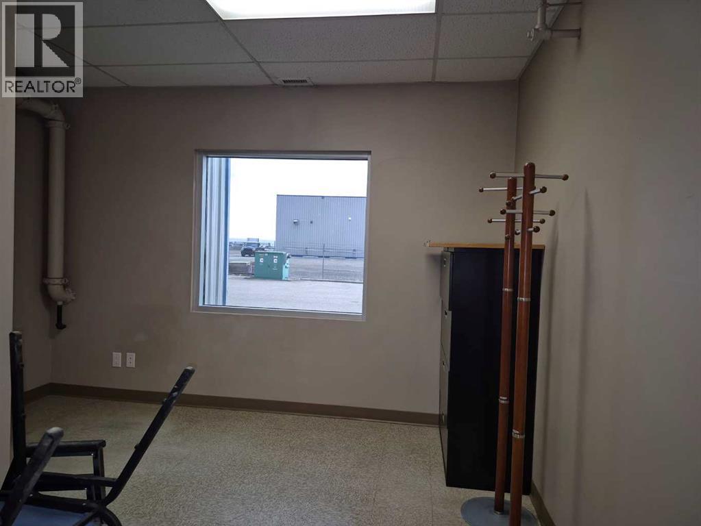 5815 49 Avenue Property Photo 9