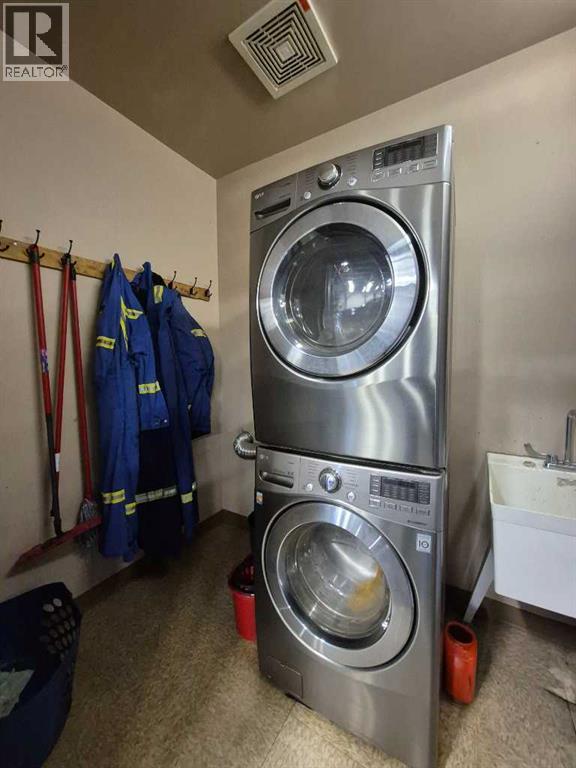 5815 49 Avenue Property Photo 24