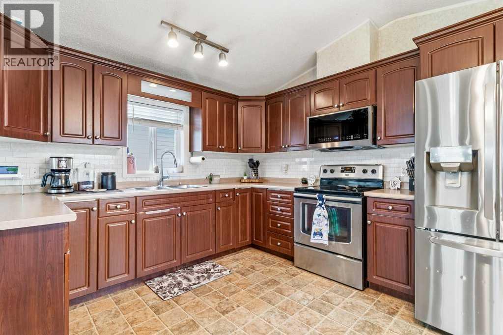 6 Baywood Place Property Photo 8