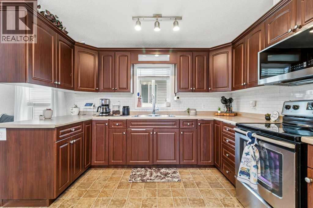 6 Baywood Place Property Photo 9