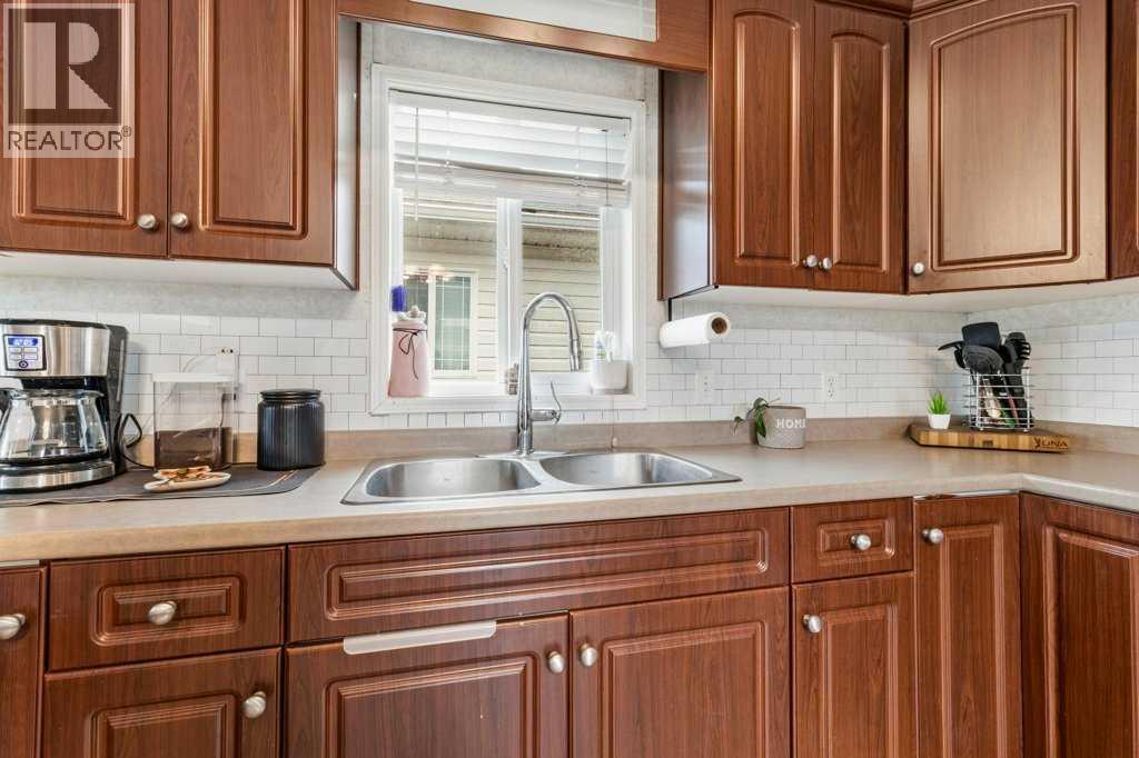 6 Baywood Place Property Photo 10