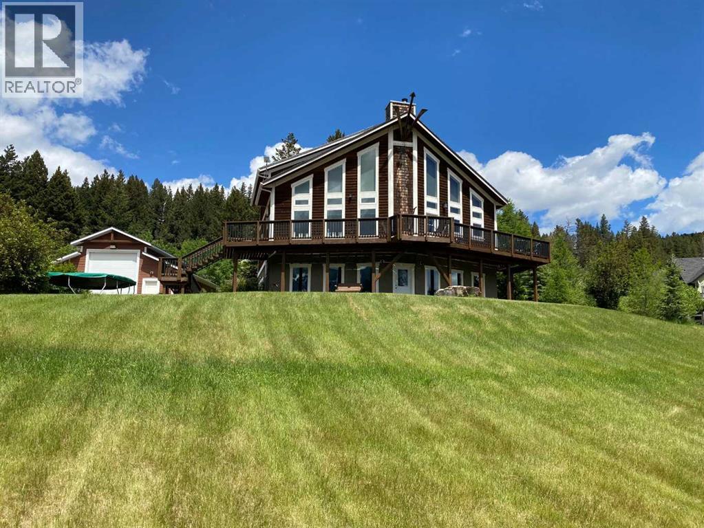 5302 19 Avenue Property Photo 1