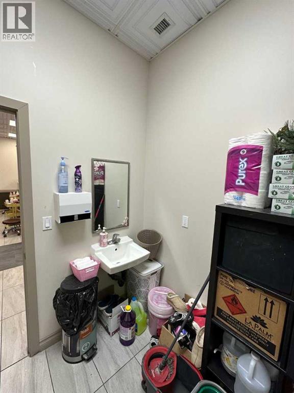 1632 14 Avenue Northwest Property Photo 8