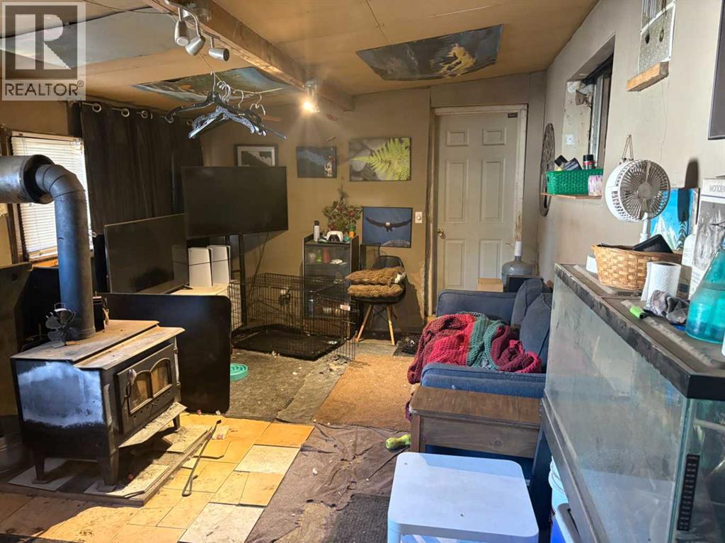 5311 60 Street Property Photo 6