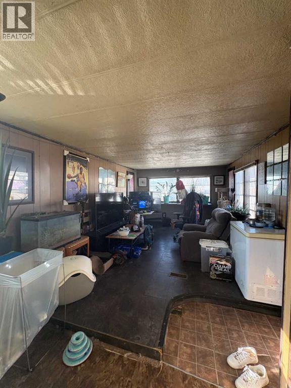 5311 60 Street Property Photo 11