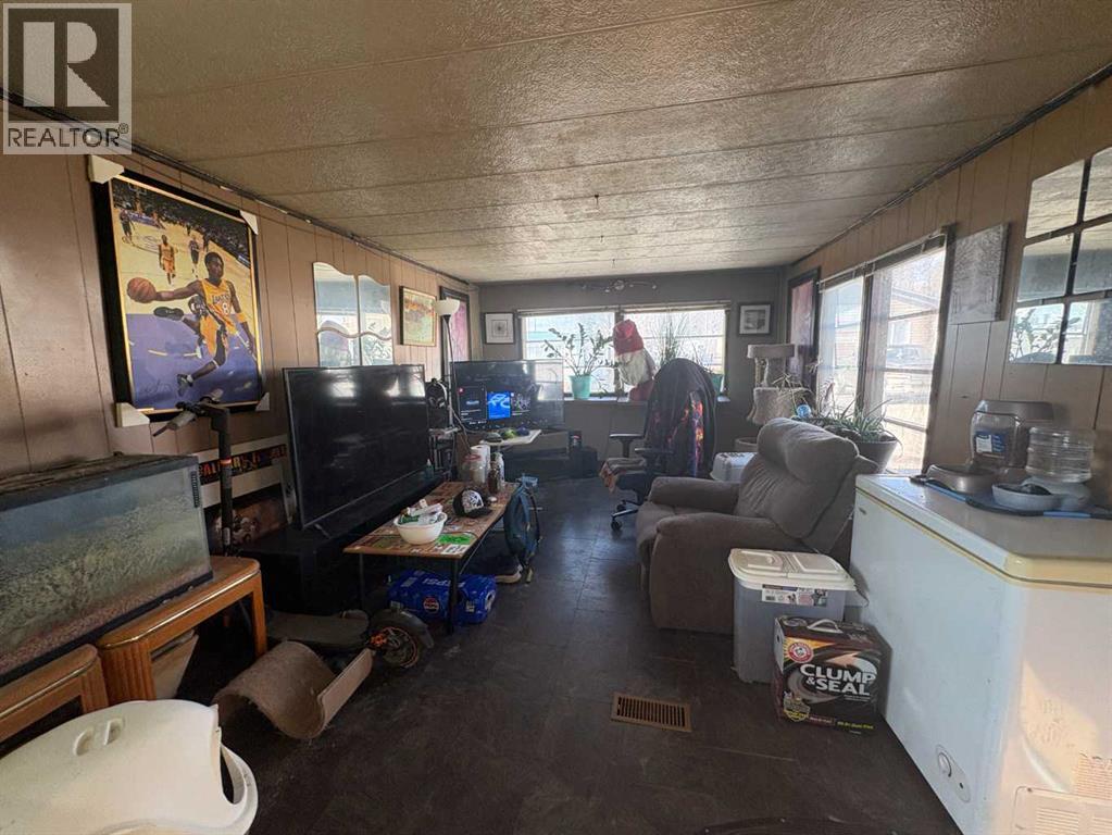 5311 60 Street Property Photo 12