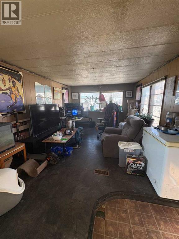 5311 60 Street Property Photo 13