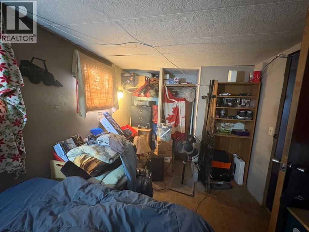 5311 60 Street Property Photo 16