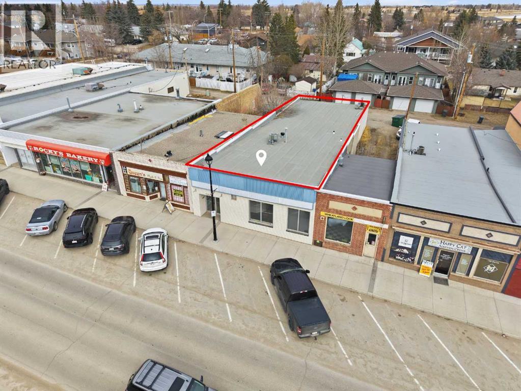 122 2 Avenue Property Photo 2