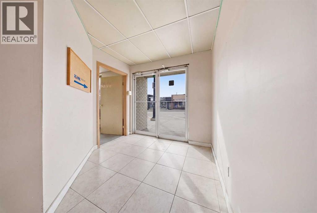 122 2 Avenue Property Photo 3