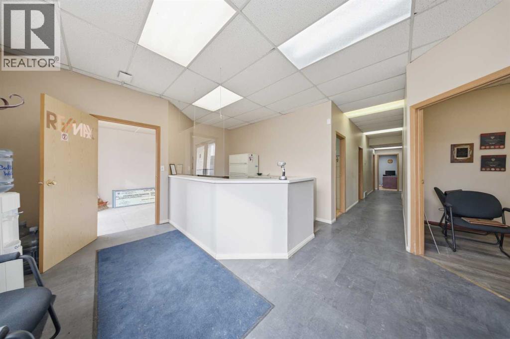 122 2 Avenue Property Photo 4