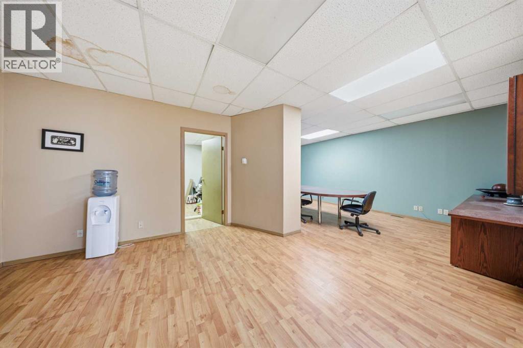 122 2 Avenue Property Photo 8