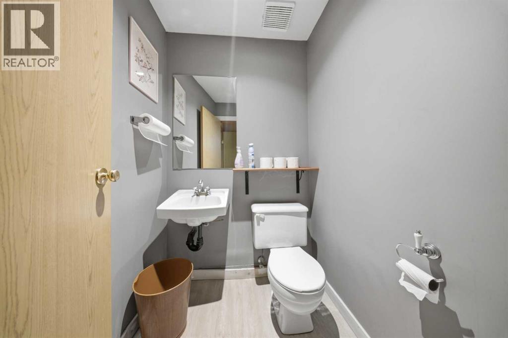 122 2 Avenue Property Photo 10